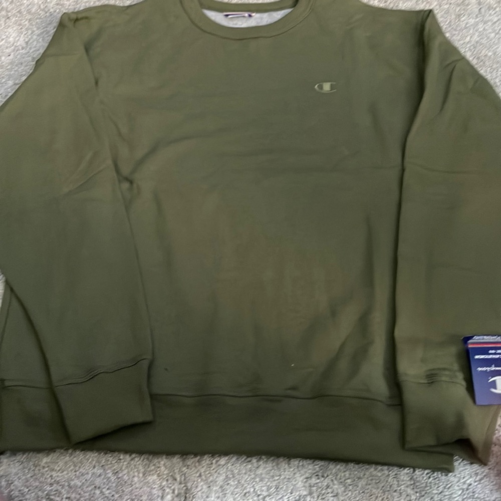 Champion  NWT Sweat shirt